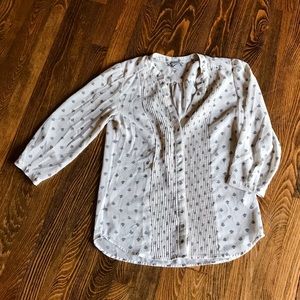 🌾 EUC 🌾 H&M B/W Ruffle Button Down